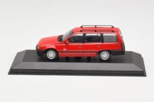 Opel Kadett E Club Kombi Röd Minichamps 1:43 400045910 Metall