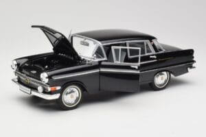 Opel Kapitan P1 Svart Revell 1:18 08822 Metall — bild 2 av 8