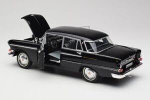 Opel Kapitan P1 Svart Revell 1:18 08822 Metall — bild 5 av 8