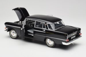 Opel Kapitan P2 Svart Revell 1:18 08821 Metall — bild 5 av 8