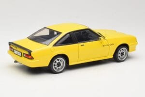 Opel Manta B GT/E Gul Revell 1:18 08421 Metall — bild 3 av 8