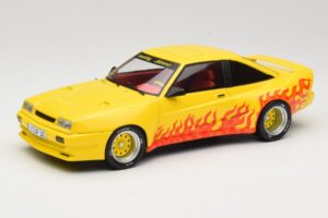 Opel Manta B Mattig Gul med Flamma MCG 1:18 MCG18115 Metall