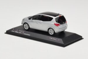 Opel Meriva B Silver Metallic Minichamps 1:43 400040000 Metall — bild 3 av 4