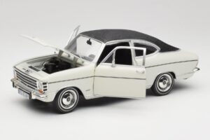 Opel Olympia A Coupe Vit Svart Revell 1:18 8446 Metall — bild 2 av 8