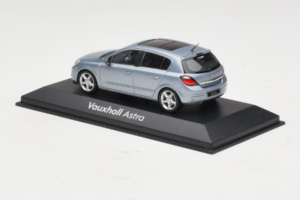 Opel Astra H Blue Metallic Minichamps 1:43 ASTRA004 Metall — bild 3 av 4