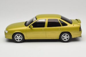 Opel Vectra A 2000 16V Gul MCG 1:18 MCG18463 Metall — bild 3 av 6
