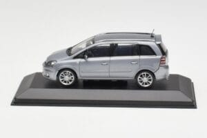 Opel Zafira A OPC Light Blue Metallic Minichamps 1:43 ZAFIRA001 Metall