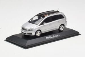 Opel Zafira B Silver Minichamps 1:43 1799109 Metall — bild 2 av 4