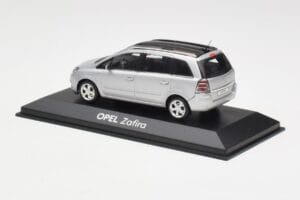 Opel Zafira B Silver Minichamps 1:43 1799109 Metall — bild 3 av 4