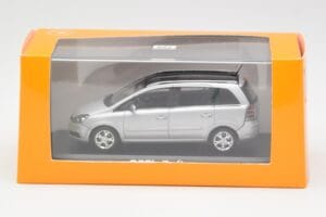 Opel Zafira B Silver Minichamps 1:43 1799109 Metall — bild 4 av 4