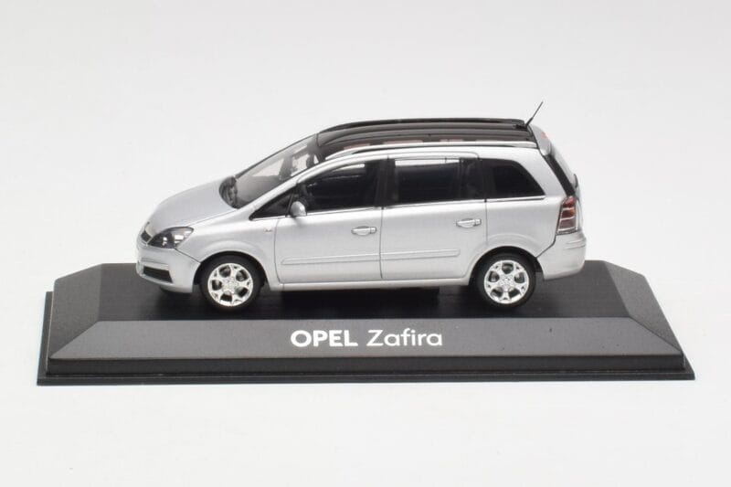 Opel Zafira B Silver Minichamps 1:43 1799109 Metall