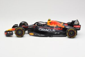 Oracle Red Bull Racing RB18 #11 S. Perez Miami GP 2022 Minichamps 1:18 110220511 Metall — bild 3 av 6