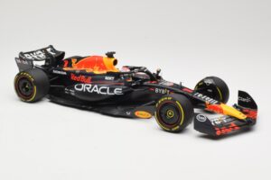 Oracle Red Bull Racing RB19 #1 M. Verstappen Winner Italian GP 2023 Minichamps 1:18 110231501 Metall — bild 4 av 6