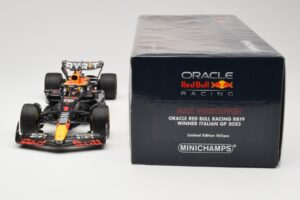 Oracle Red Bull Racing RB19 #1 M. Verstappen Winner Italian GP 2023 Minichamps 1:18 110231501 Metall — bild 6 av 6