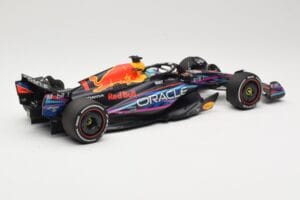 Oracle Red Bull Racing RB19 #1 M. Verstappen Winner Miami GP 2023 Minichamps 1:18 110230501 Metall — bild 2 av 6