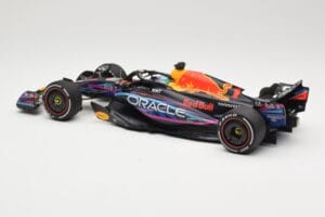 Oracle Red Bull Racing RB19 #1 M. Verstappen Winner Miami GP 2023 Minichamps 1:18 110230501 Metall — bild 5 av 6