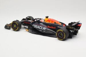 Red Bull Racing RB20 #1 M. Verstappen Winner China GP 2024 Minichamps 1:18 110240501 Metall — bild 5 av 6