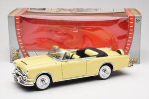 Packard Caribbean Cabriolet Gul Road Signature 1:18 92798 Metall — bild 8 av 8