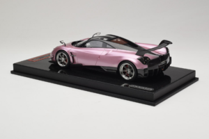 Pagani Huayra BC Pearl Pink AB Models 1:18 REMC032 Resin — bild 5 av 7