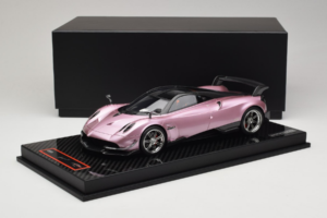 Pagani Huayra BC Pearl Pink AB Models 1:18 REMC032 Resin — bild 7 av 7