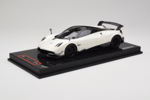 Pagani Huayra BC White Metallic Yy Model 1:18 REMC025 Resin — bild 2 av 7