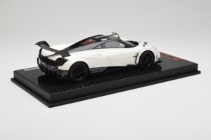 Pagani Huayra BC White Metallic Yy Model 1:18 REMC025 Resin — bild 3 av 7