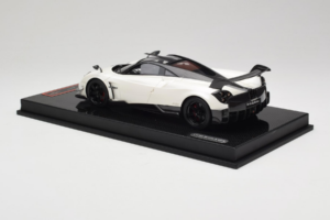 Pagani Huayra BC White Metallic Yy Model 1:18 REMC025 Resin — bild 5 av 7