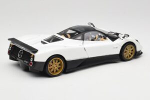 Pagani Zonda F Vit Mondo Motors 1:18 157655 Metall — bild 3 av 8
