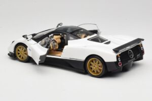 Pagani Zonda F Vit Mondo Motors 1:18 157655 Metall — bild 5 av 8