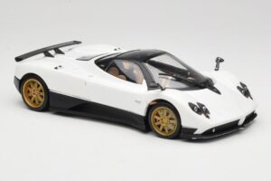 Pagani Zonda F Vit Mondo Motors 1:18 157655 Metall — bild 6 av 8