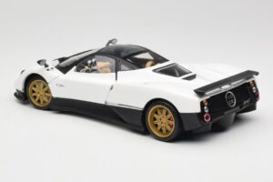 Pagani Zonda F Vit Mondo Motors 1:18 157655 Metall — bild 7 av 8