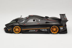 Pagani Zonda R Revolucion Carbon Fiber AUTOart 1:18 78261 Metall — bild 4 av 8