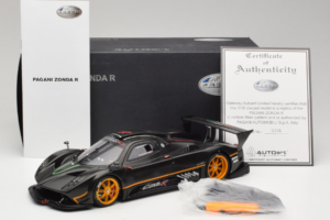 Pagani Zonda R Revolucion Carbon Fiber AUTOart 1:18 78261 Metall — bild 8 av 8