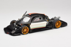 Pagani Zonda R Revolucion Vit AUTOart 1:18 78262 Metall — bild 2 av 8