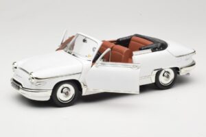 Panhard PL17 Cabriolet Vit Solido 1:18 8174 Metall — bild 2 av 8