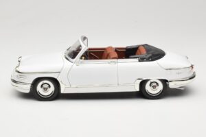 Panhard PL17 Cabriolet Vit Solido 1:18 8174 Metall — bild 4 av 8