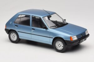 Peugeot 205 Blå MCG 1:18 MCG18491 Metall — bild 4 av 6