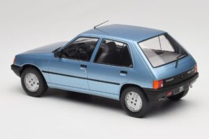 Peugeot 205 Blå MCG 1:18 MCG18491 Metall — bild 5 av 6