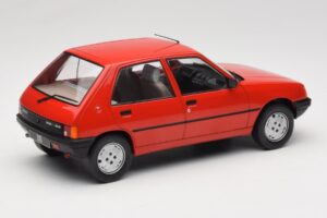 Peugeot 205 Röd MCG 1:18 MCG18492 Metall — bild 2 av 6