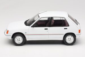 Peugeot 205 Vit MCG 1:18 MCG18493 Metall — bild 3 av 6