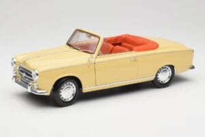 Peugeot 403 Cabriolet Sandgul Solido 1:18 8165 Metall