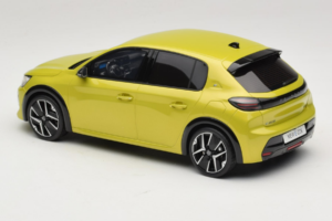 Peugeot E-208 GT Jaune Agueda Otto 1:18 OT1164 Resin — bild 5 av 6