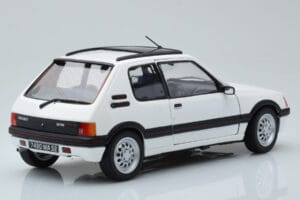 Peugeot 205 GTi 1.6 Vit Norev 1:18 184849 Metall — bild 3 av 8
