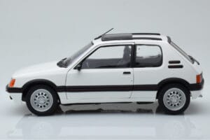 Peugeot 205 GTi 1.6 Vit Norev 1:18 184849 Metall — bild 4 av 8