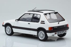 Peugeot 205 GTi 1.6 Vit Norev 1:18 184849 Metall — bild 7 av 8