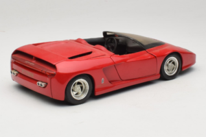 Pininfarina Mythos Röd Revell 1:18 8806 Metall — bild 3 av 8