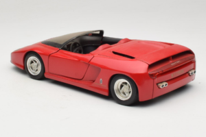 Pininfarina Mythos Röd Revell 1:18 8806 Metall — bild 7 av 8