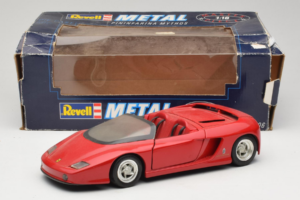 Pininfarina Mythos Röd Revell 1:18 8806 Metall — bild 8 av 8