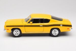 Plymouth Barracuda Gul Road Legends 1:18 92178 Metall — bild 4 av 8
