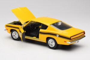 Plymouth Barracuda Gul Road Legends 1:18 92178 Metall — bild 5 av 8